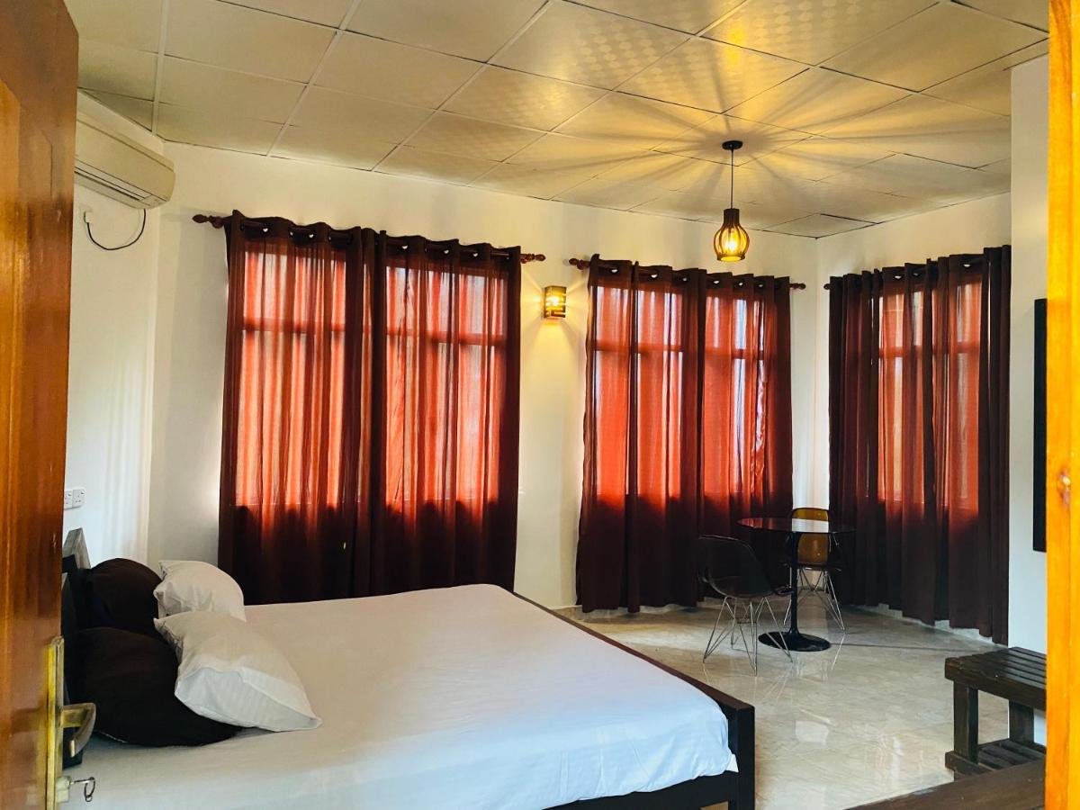 Aramba Resort Dondra Bagian luar foto